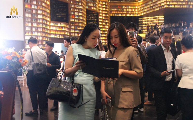 tư vấn khách hàng tại wow center